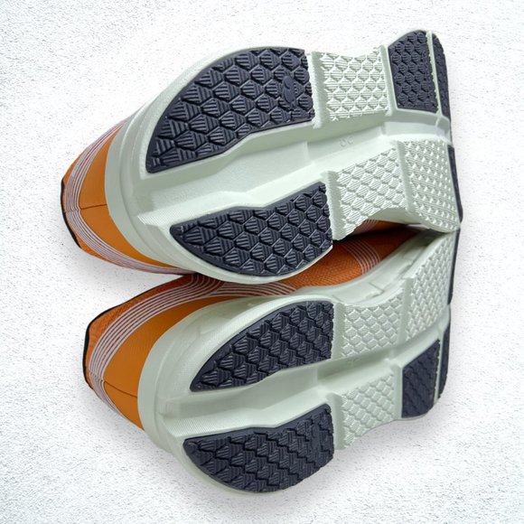 NEW Cloudgo by On - Picture 16 of 16